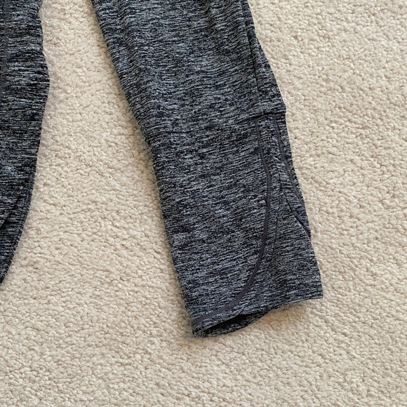 Athleta Gray Uptempo Long Sleeve Top for the gym or travel - Picture 4 of 11